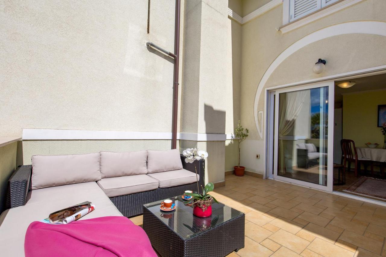 Apartments Villa Nora リエカ エクステリア 写真