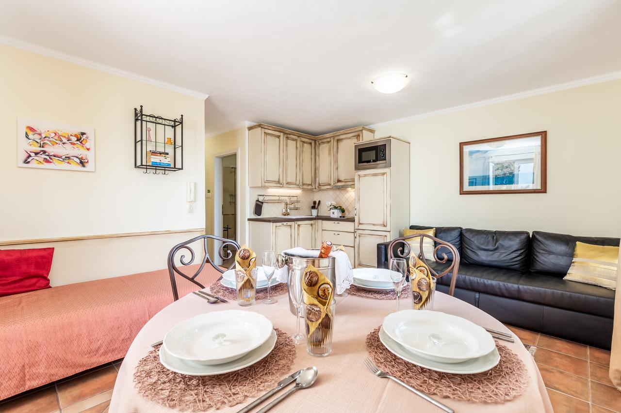 Apartments Villa Nora リエカ エクステリア 写真